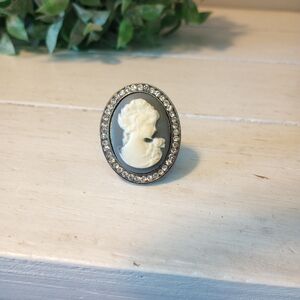 Edwardian Queen Cameo Ring Large Victorian Silhouette Statement Jewelry Size 7.5